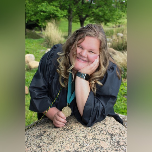 Meet your Posher, Kari - Picture 1 of 5